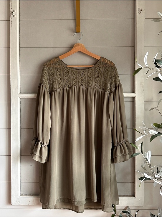 entro Dresses & Skirts - Entro Lace-Trim Long-Sleeved Dress in Sage